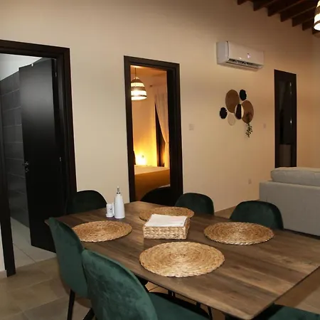 Apartment Artista Roustik Larnaca