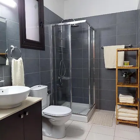 Apartment Artista Roustik Larnaca