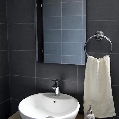 Artista Roustik Apartment