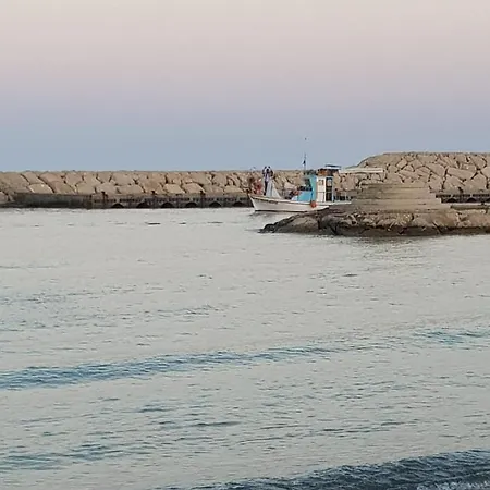 Artista Roustik Apartment Larnaca